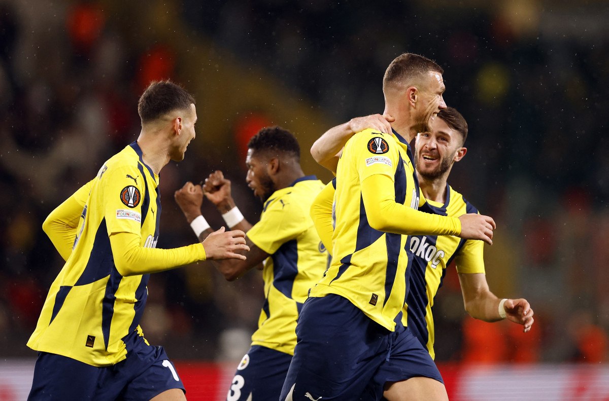 Fenerbahçe, Slavia Prag'ı deplasmanda devirdi