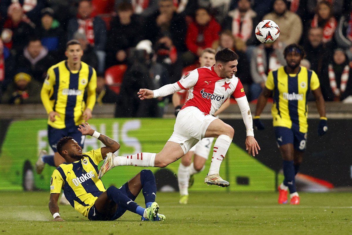 Fenerbahçe, Slavia Prag'ı deplasmanda devirdi