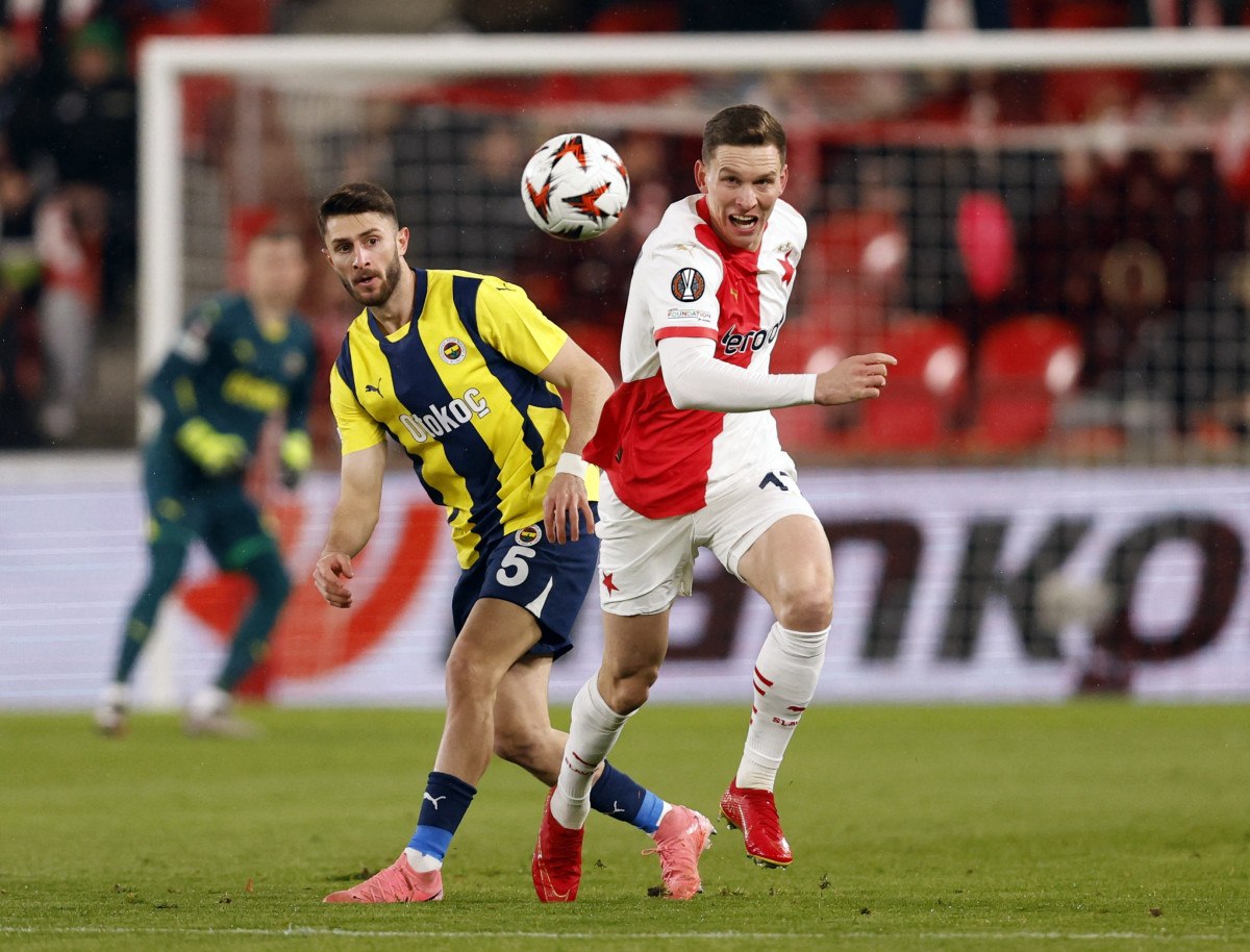 Fenerbahçe, Slavia Prag'ı deplasmanda devirdi