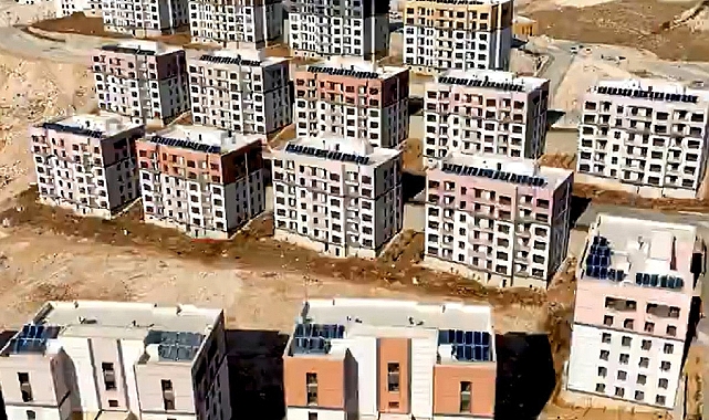 Şanlıurfa'da 1398 konut hak sahiplerine teslim edildi