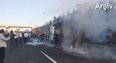 Şanlıurfa'da Yolcu Otobüsü Alev Alev Yandı: Beton Mikseri Sürücüsü Facianın Eşiğinden Döndürdü