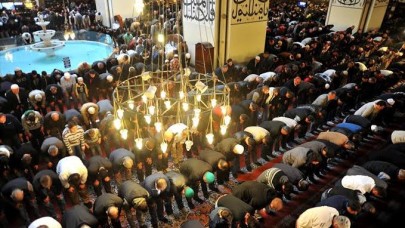 Şanlıurfa'da Bayram Namazı Coşkusu: Camiler Doldu Taştı