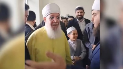 Menzil Şeyhi Şanlıurfa’da Yoğun İlgiyle Karşılandı: Ziyaretinde İzdiham Yaşandı