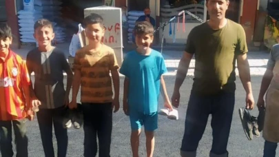 Suruç'ta Tarihi Gün Asfalt Sevinci Çıplak Ayakla Kutlandı
