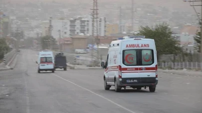 Şanlıurfa'da Tır ile Otomobil Çarpıştı: 3 Kişi Yaralandı