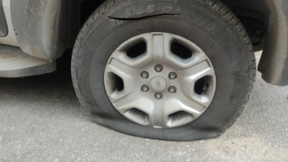 Şanlıurfa’da Alışveriş Merkezi Otoparkında Dehşet: 16 Aracın Lastiğini Kesti, Tutuklandı!