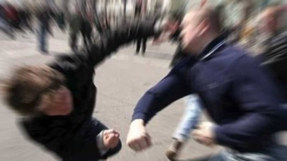 Şanlıurfa’da Silah, Satır ve Taşlarla Sokak Ortasında Kavga! 3 Kişi Yaralandı