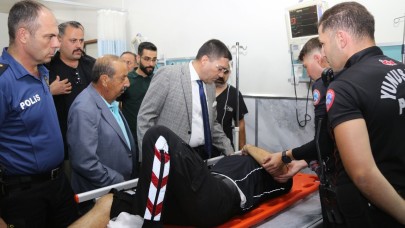 Yunus Polisleri Kazada Yaralandı, Emniyet Müdürü Hastanede Ziyaret Etti