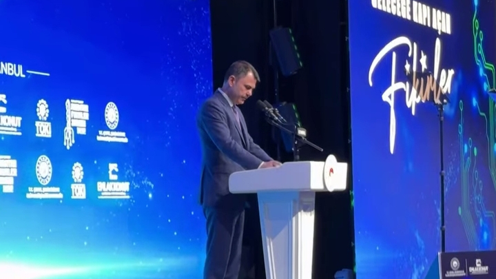 11 İlde Avrupa Ülkesi Kadar Konut Teslim Ettik! Emlak Konut Zirvesi'nde Dikkat Çeken Açıklamalar