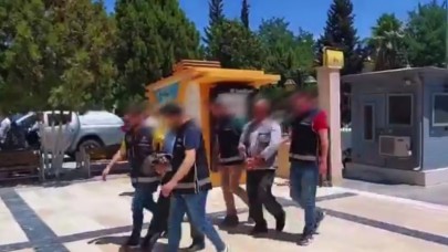 Şanlıurfa’da Kaçak Silah Operasyonu! Cephanelik Gibi Eve Baskın: 65 Tabanca Ele Geçirildi