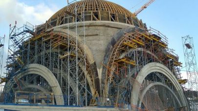 Cami İnşaatında Feci Kaza: İşçi 10 Metre Yükseklikten Düşerek Hayatını