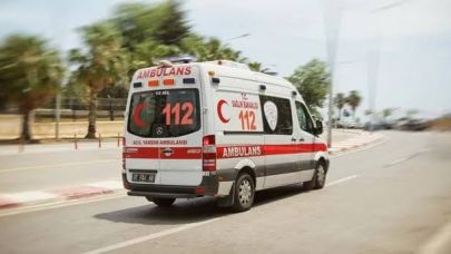 Otomobil İle Hafif Ticari Araç Çarpıştı: 14 Yaralı