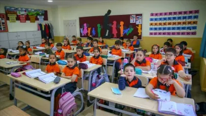 Şanlıurfa İl Milli Eğitim Müdürlüğü'nden Okul Kıyafeti Açıklaması: Veliler Dilediği Yerden Alabilir!