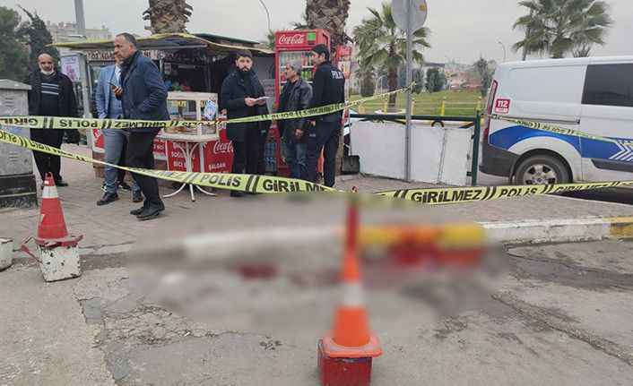 Urfa’da cadde ortasında bıçaklandı