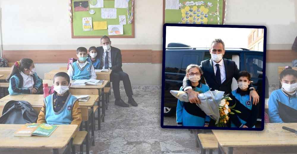 Bakan Özer, Urfa’daki okulları gezdi