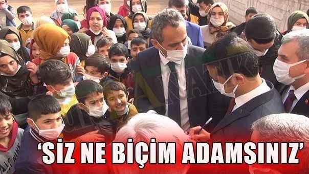 Bakan Özer, Urfa'da Müdürleri azarladı!