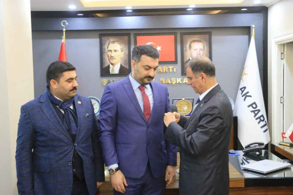 GENÇ ECZACI İŞ İNSANI METİN ÇELLİK SİYASETE ATILIYOR