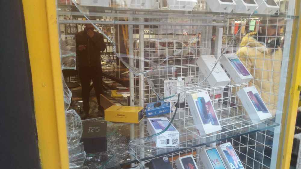Şanlıurfa'da Hırsız Boş cep telefonu kutularını dolu sandı