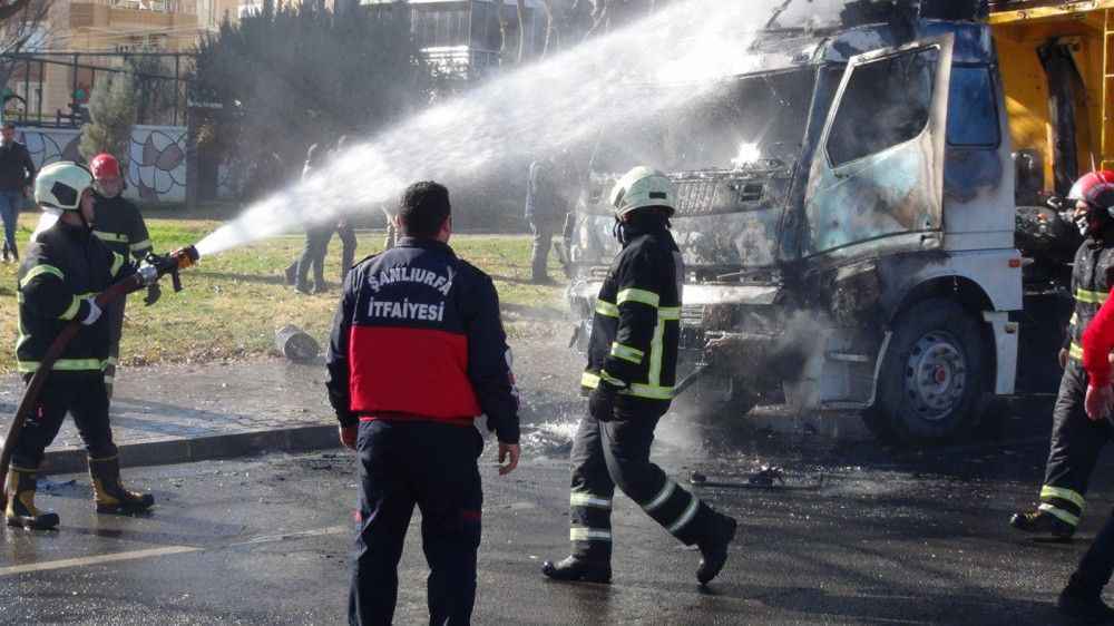 Urfa’da tır alev topuna döndü!