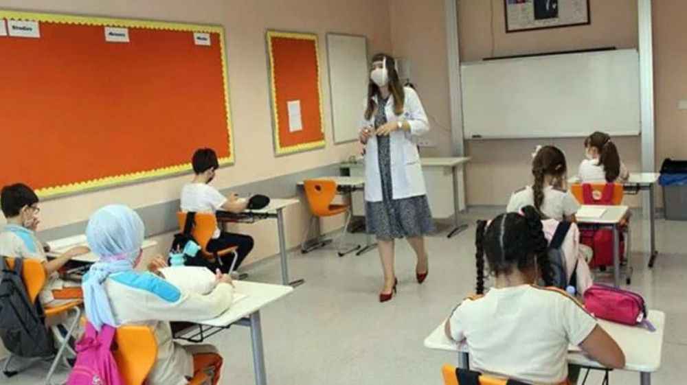 Öğretmenlere müjde! Dört gözle beklenen Öğretmenlik Meslek Kanunu Teklifi yasalaştı