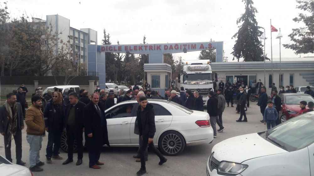 Urfa'da Vatandaşlar ve Esnaflar DEDAŞ'ı Bastı!