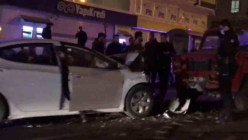 Şanlıurfa'da Kafa kafaya çarpıştılar! Yaralı var