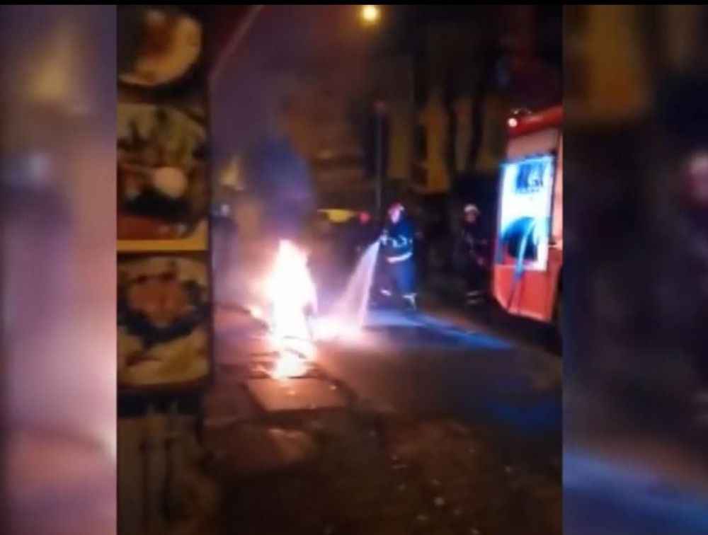Şanlıurfa'da Cep telefonu dükkanında korkutan yangın!