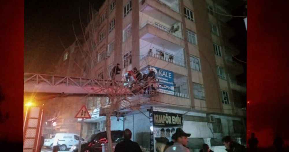 Urfa'da hareketli dakikalar! Dumanların arasında mahsur kaldılar