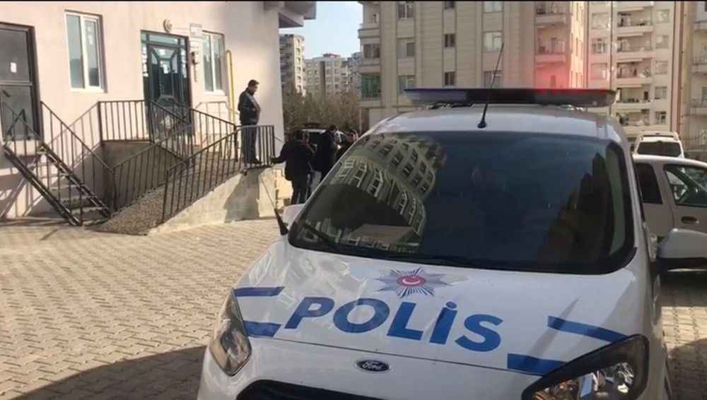 Şanlıurfa'da Madde bağımlısı genç annesini öldürdü babasını yaralayıp kaçtı