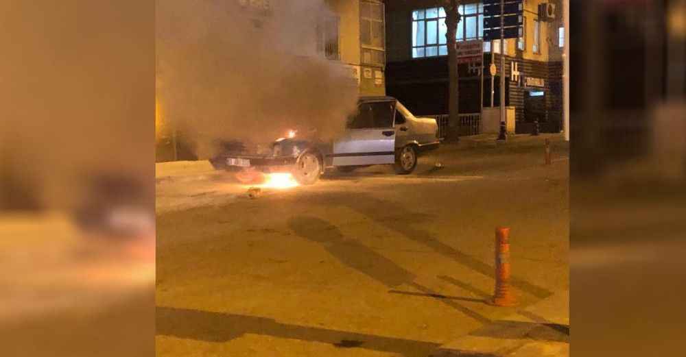 Şanlıurfa'da araç alev aldı!