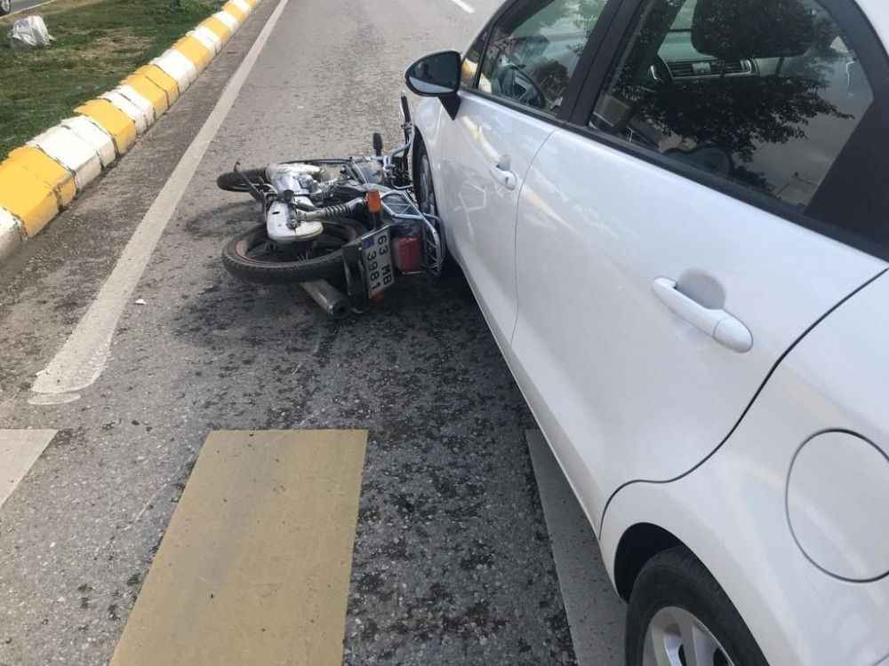 Şanlıurfa'da motosiklet ile otomobil çarpıştı!