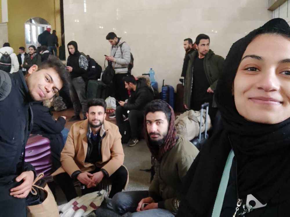 Ukrayna'daki Urfalı gençler için özel uçak gönderildi
