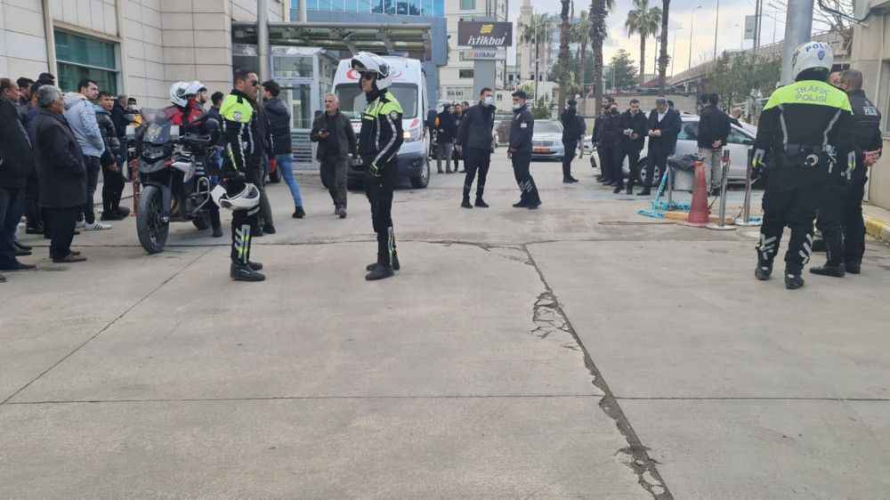 Şanlıurfa'da Gergin Saatler! 2 Polis Yaralandı