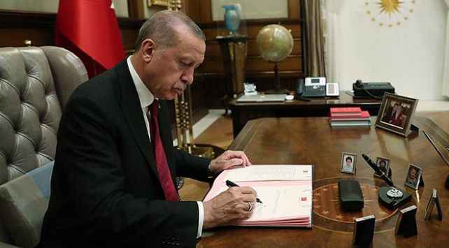 Cumhurbaşkanı Erdoğan imzaladı! Çok sayıda görevden alma ve atama kararı