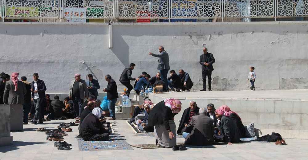 Rabia Meydanı’nda aşiret refakatçileri