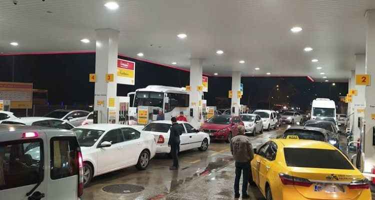 Benzin ve Motorine 3,5 TL’ye Yakın Zam Geliyor! Bu Gece İstasyonlarda Kuyruklar Olacak