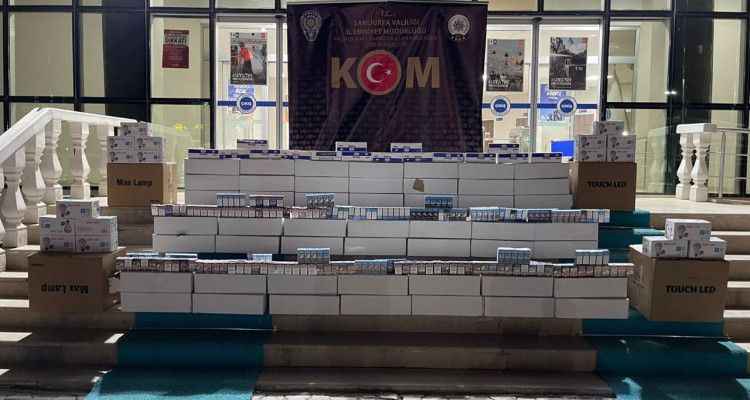 Urfa’da durdurulan tırda binlerce kaçak ampul ele geçirildi