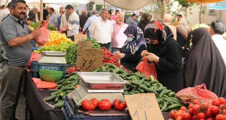 Urfa'da Fiyatlar düştü! Artan sıcaklıklar pazara yansıdı
