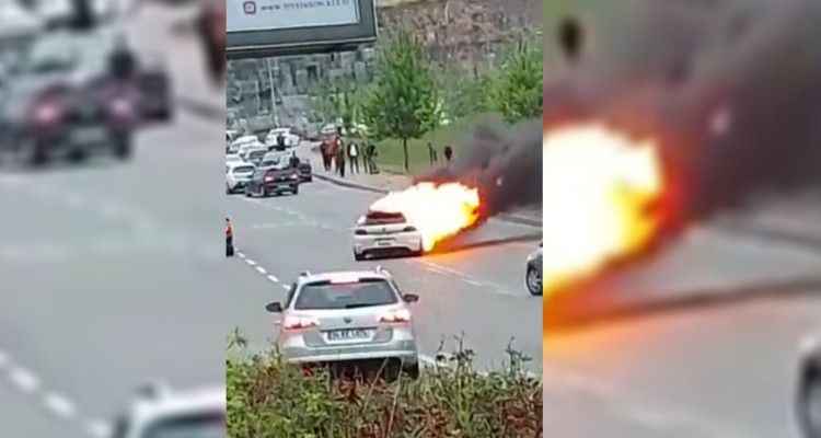 Şanlıurfa'da Korku dolu anlar... Alev alev yanan araç trafiğe daldı!