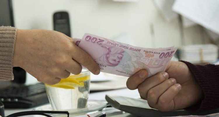 Aile Bakanlığı beklenen ödemeleri sonunda yaptı: Banka hesaplarınıza 650 TL yatırıldı! Bugün paranızı çekebilirsiniz