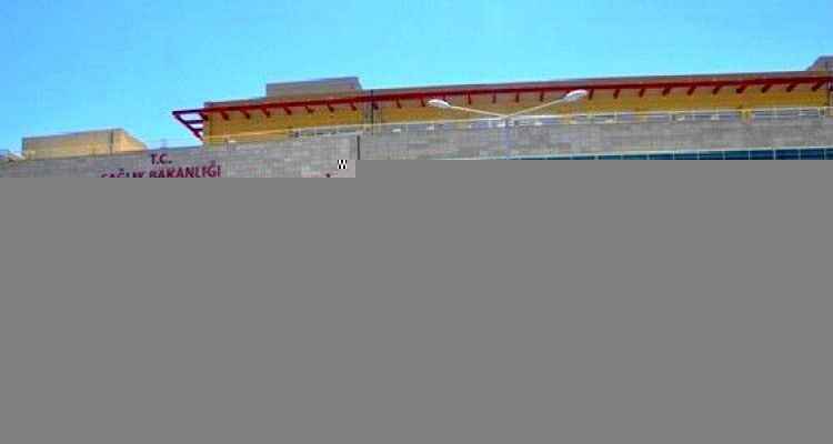 Şanlıurfa'da Kırmızı ışıkta bekleyen araca arkadan çarptı: 2 yaralı