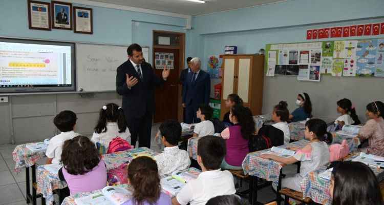 Vali Ayhan: Eğitim adına yapacağımız çok iş var