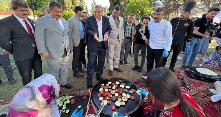 Urfa’nın yöresel lezzetleri sergilendi