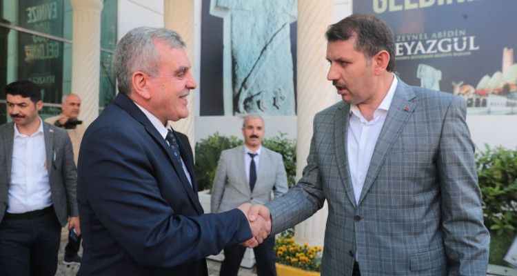 Şanlıurfa'da kenti yöneten iki isim buluştu!