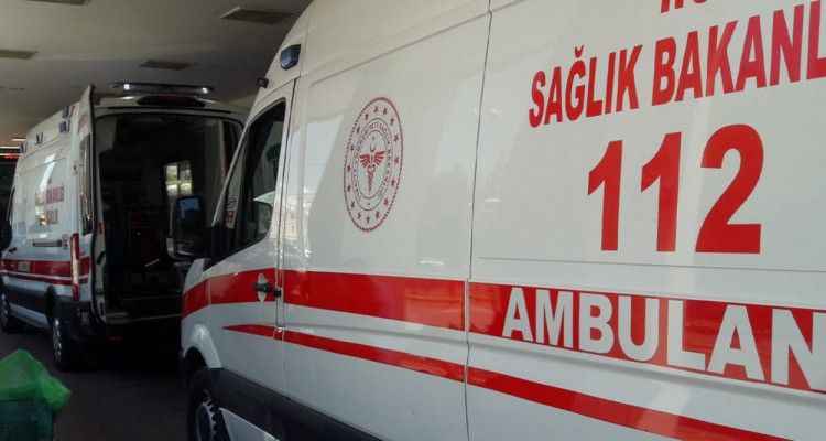 Şanlıurfa'da İş merkezi önünde kavga! Hastaneye kaldırıldılar