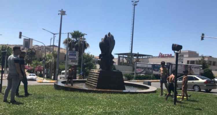 Şanlıurfa'da çocukların tehlikeli su keyfi