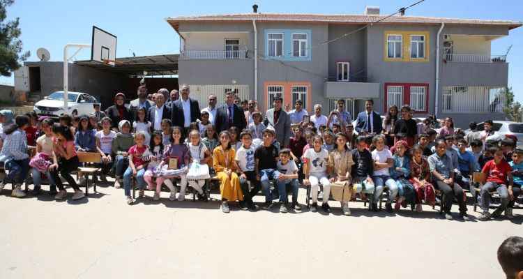 BAŞKAN KUŞ'TAN KIRSALDAKİ ÖĞRENCİLERİ DESTEKLEMEYE DEVAM