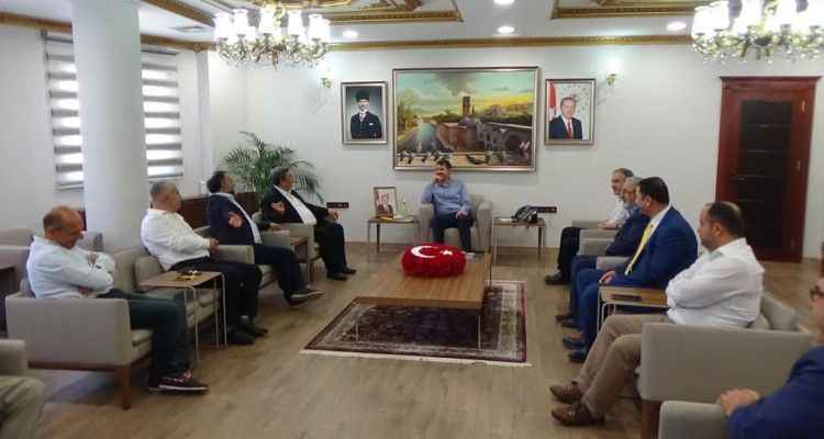 Gazetecilerden Vali Ayhan’a ziyaret