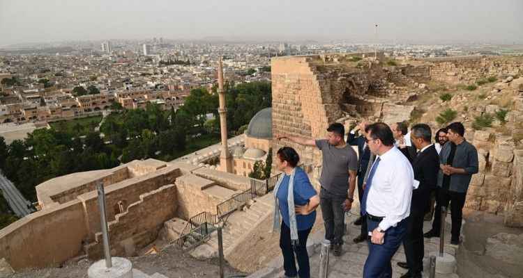 Vali Ayhan: Urfa her alanda eşsiz bir şehir