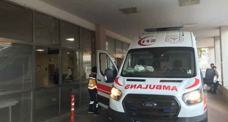 Şanlıurfa'da Genç kız bileklerini kesti!
